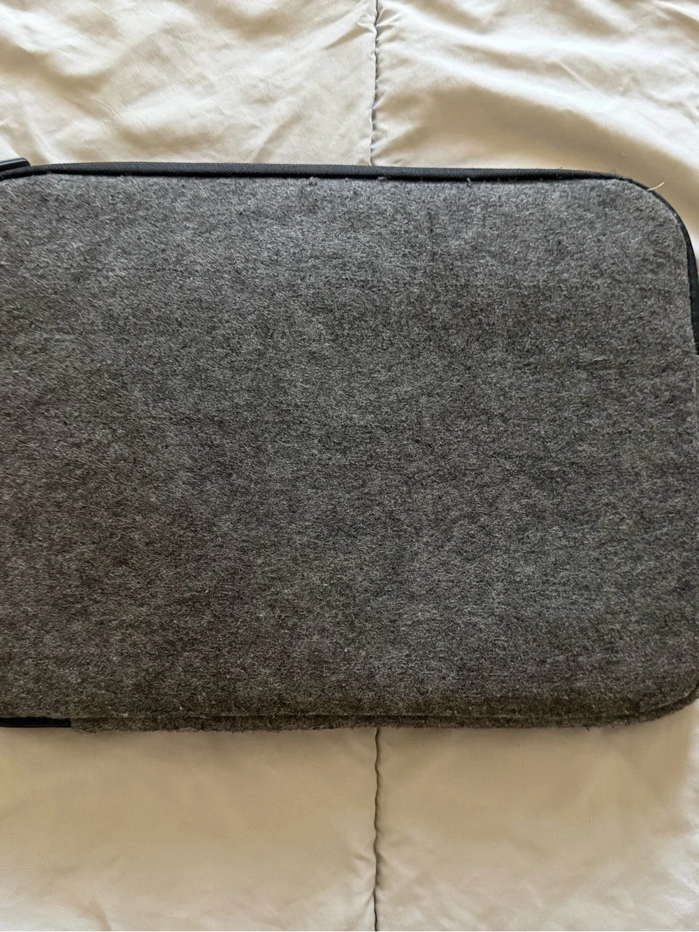 Men's Gray Felt Laptop Sleeve — Protective Carry Case